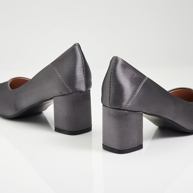 Load image into Gallery viewer, Mid Block Heels Pointed Court Shoes
