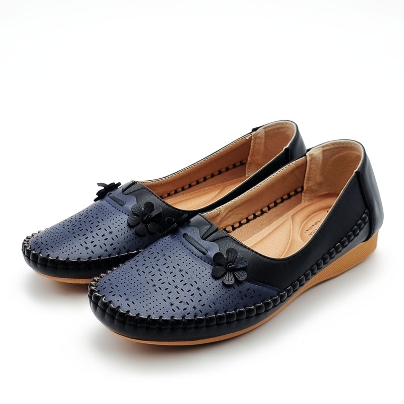 Load image into Gallery viewer, Perforated Flower Detail Loafers Shoes
