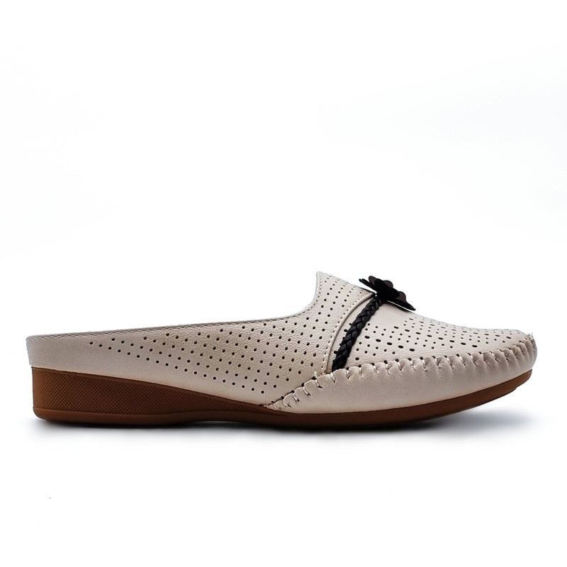 Load image into Gallery viewer, Half Slip On Mules Shoes with Centre Flower Detail
