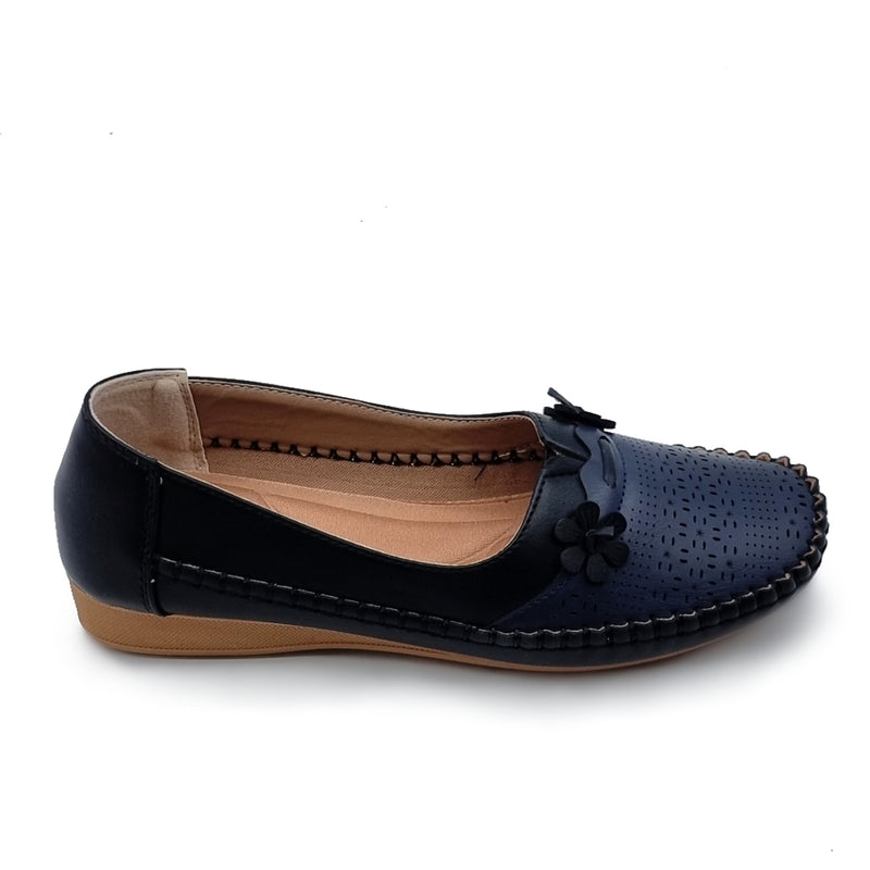 Load image into Gallery viewer, Perforated Flower Detail Loafers Shoes
